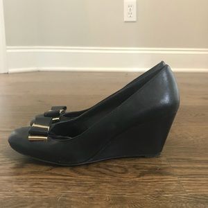 Jessica Simpson Black Wedges